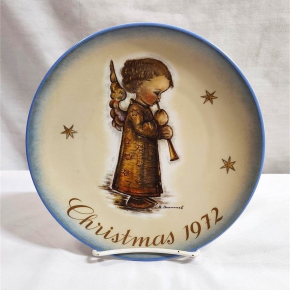 Vintage Hummel Christmas Plate (1972) - Picture 1 of 2